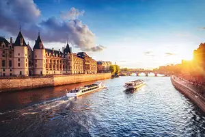 Hop-on Hop-off Boat on the Seine 1 & 2 day pass | Batobus Pass